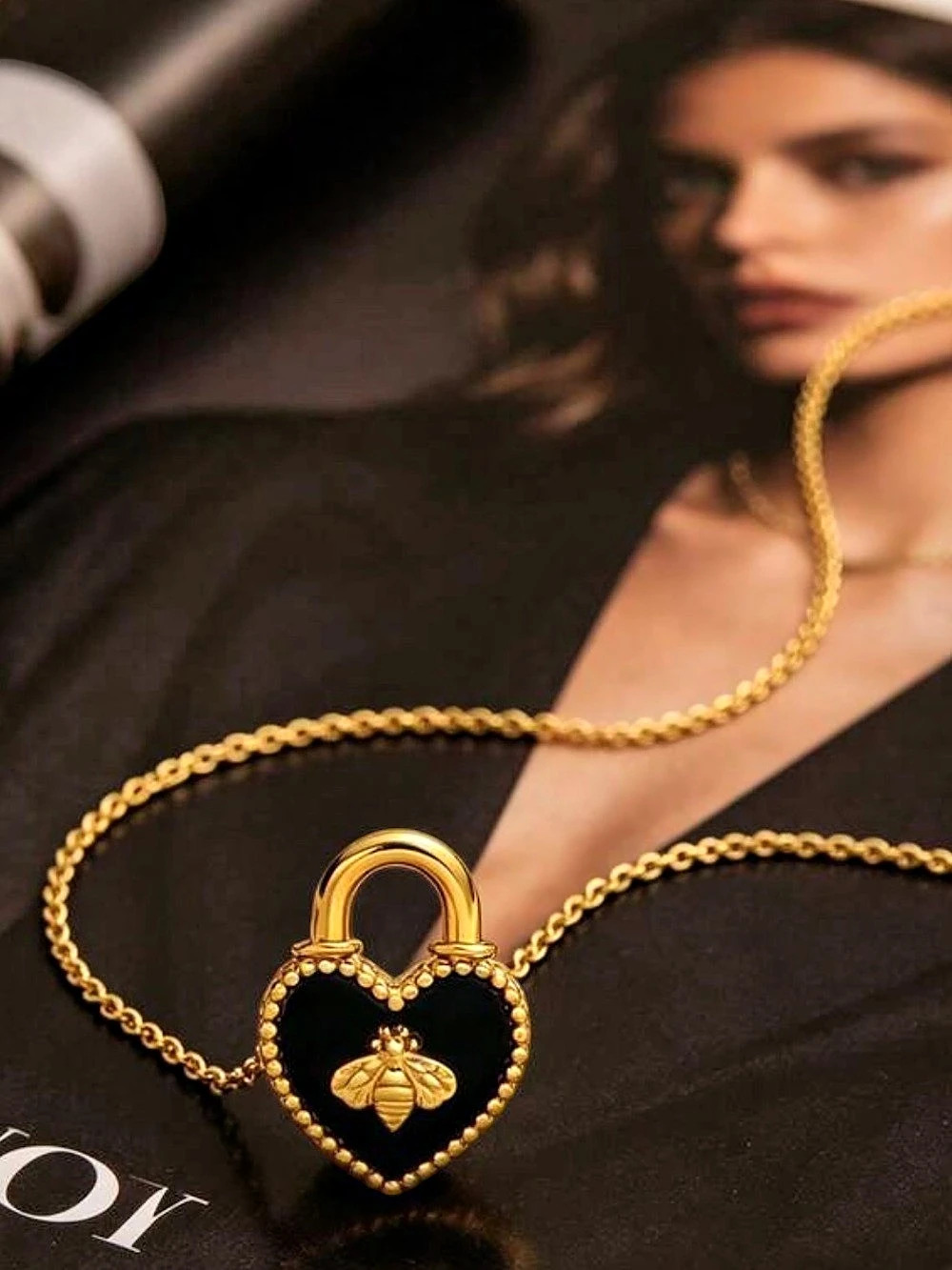 Bee Gold Heart Black Lock Pendant Necklace Black & Gold  New